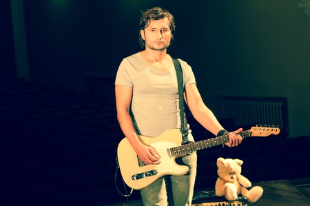 Віктор Винник у кліпі "Сестра"